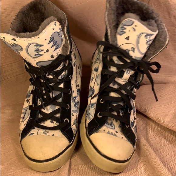 UGG Shoes - UGG leather worn twice lace up ankle sneakers